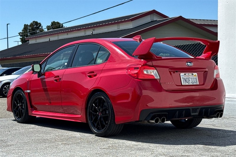 Subaru WRX STI Vehicle Full-screen Gallery Image 06