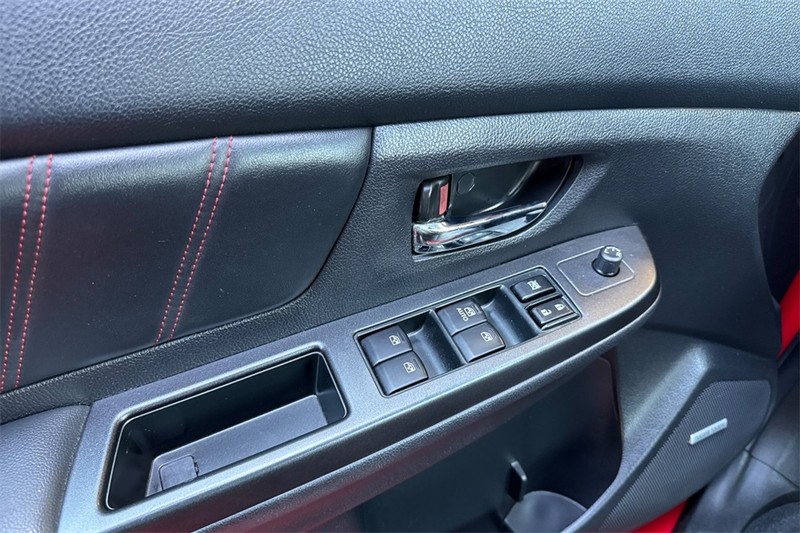 Subaru WRX STI Vehicle Full-screen Gallery Image 11