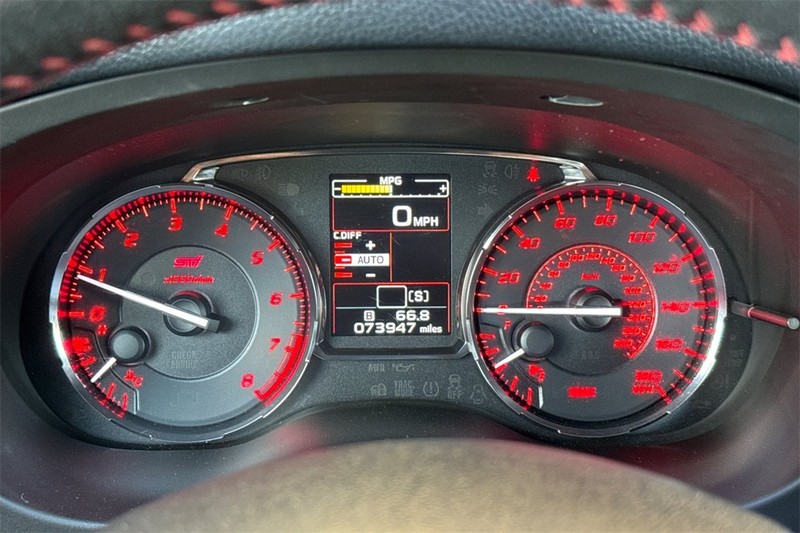 Subaru WRX STI Vehicle Full-screen Gallery Image 22