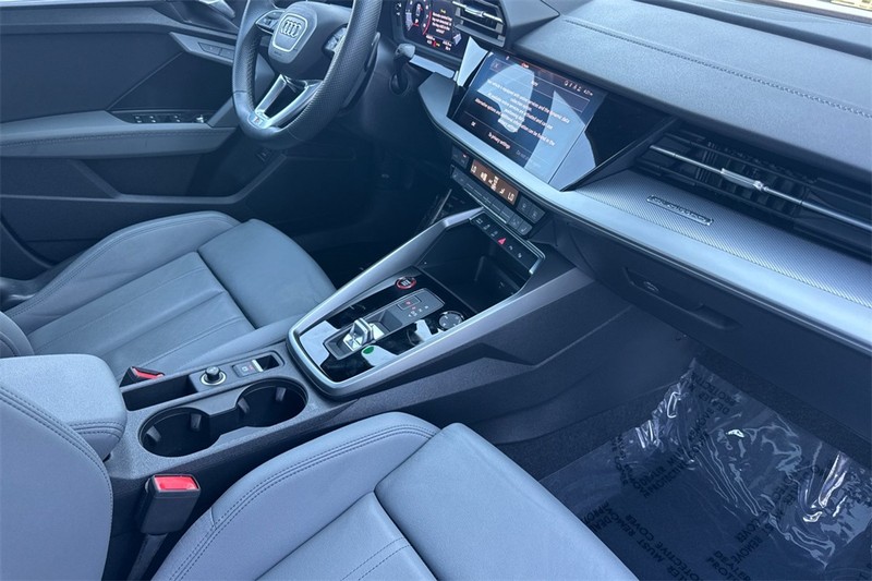 Audi S3 Sedan Vehicle Full-screen Gallery Image 15