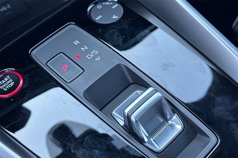 Audi S3 Sedan Vehicle Full-screen Gallery Image 20