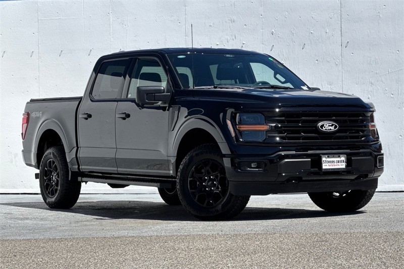 Ford F-150 Vehicle Full-screen Gallery Image 02
