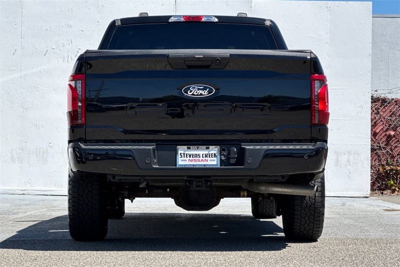 Ford F-150 Vehicle Full-screen Gallery Image 05