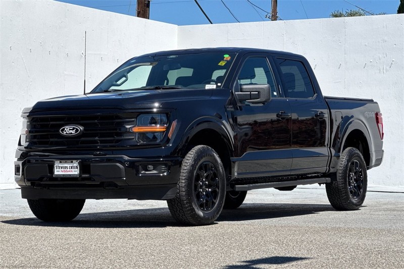 Ford F-150 Vehicle Full-screen Gallery Image 08