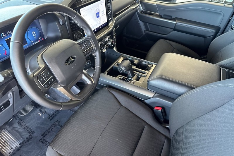 Ford F-150 Vehicle Full-screen Gallery Image 10