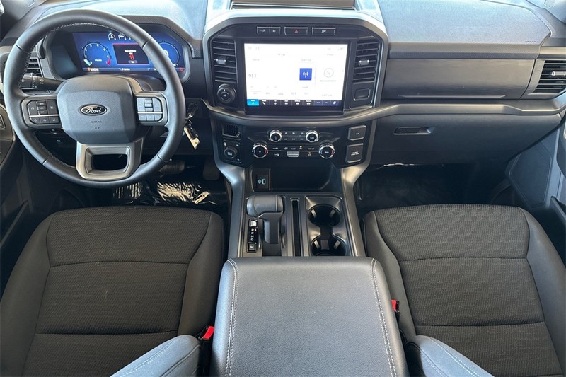 Ford F-150 Vehicle Full-screen Gallery Image 13