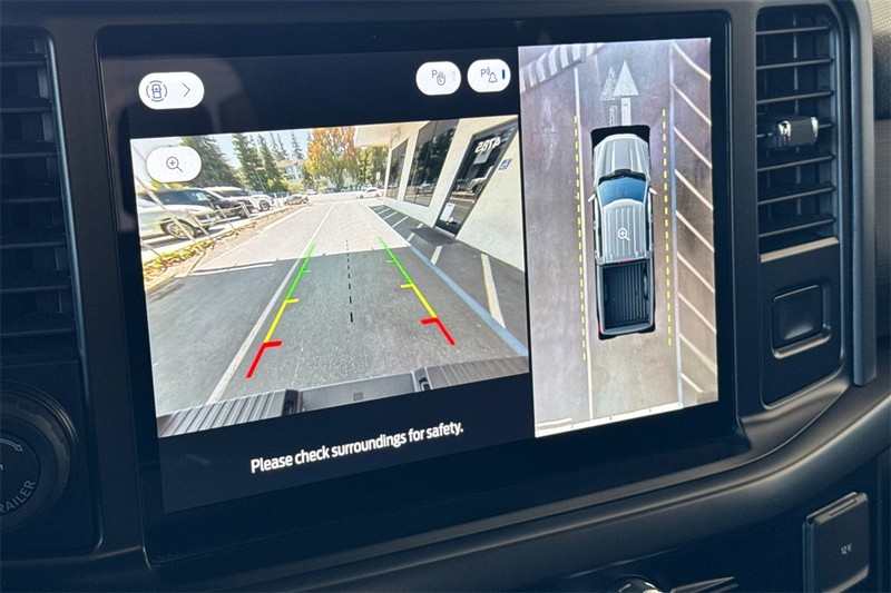 Ford F-150 Vehicle Full-screen Gallery Image 18