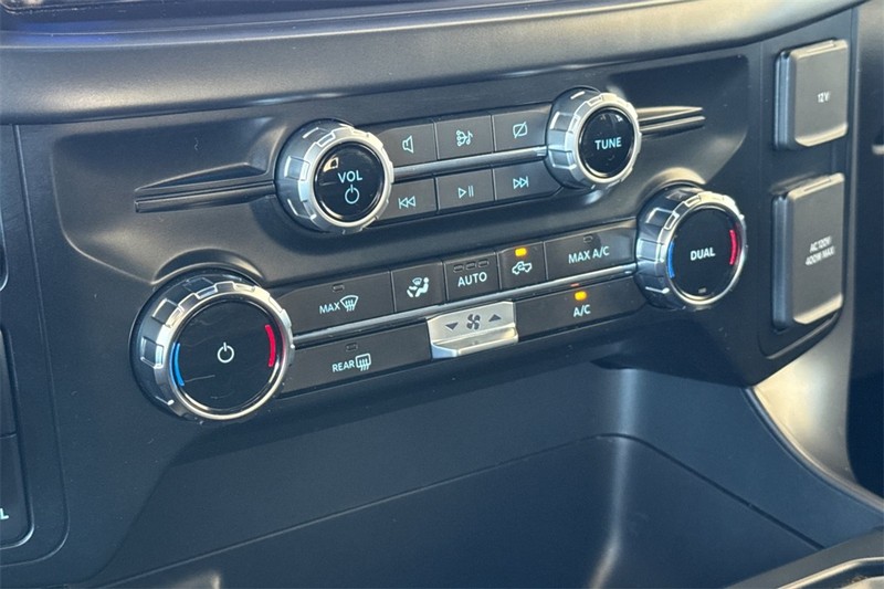 Ford F-150 Vehicle Full-screen Gallery Image 19