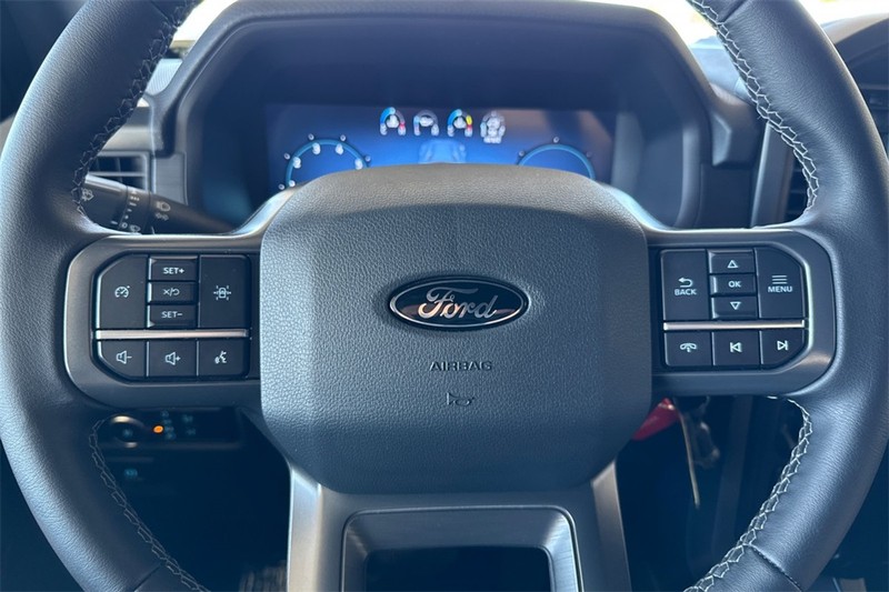 Ford F-150 Vehicle Full-screen Gallery Image 21