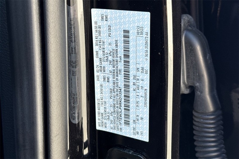 Ford F-150 Vehicle Full-screen Gallery Image 26