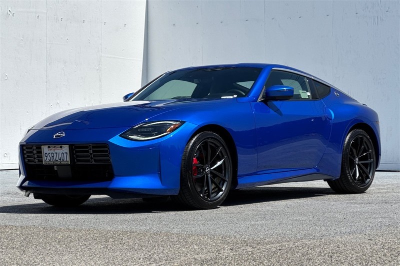 Nissan Z Vehicle Full-screen Gallery Image 08