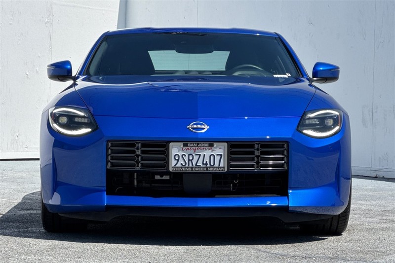 Nissan Z Vehicle Full-screen Gallery Image 09