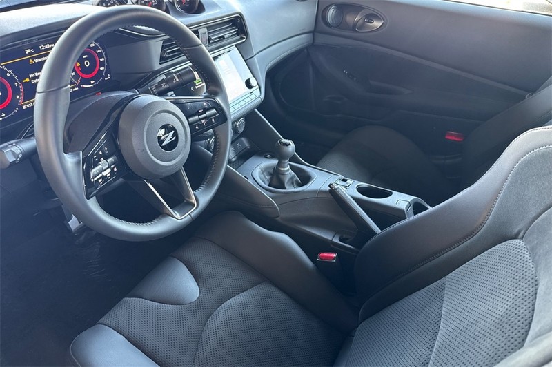 Nissan Z Vehicle Full-screen Gallery Image 10