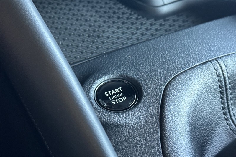 Nissan Z Vehicle Full-screen Gallery Image 20