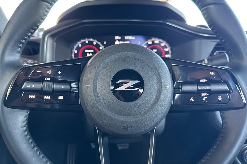 Nissan Z Vehicle Full-screen Gallery Image 21