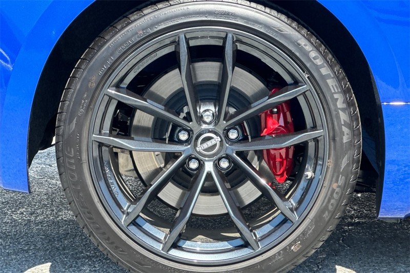 Nissan Z Vehicle Full-screen Gallery Image 24