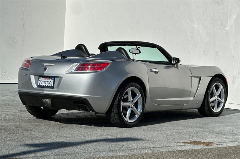 Saturn Sky Vehicle Full-screen Gallery Image 04