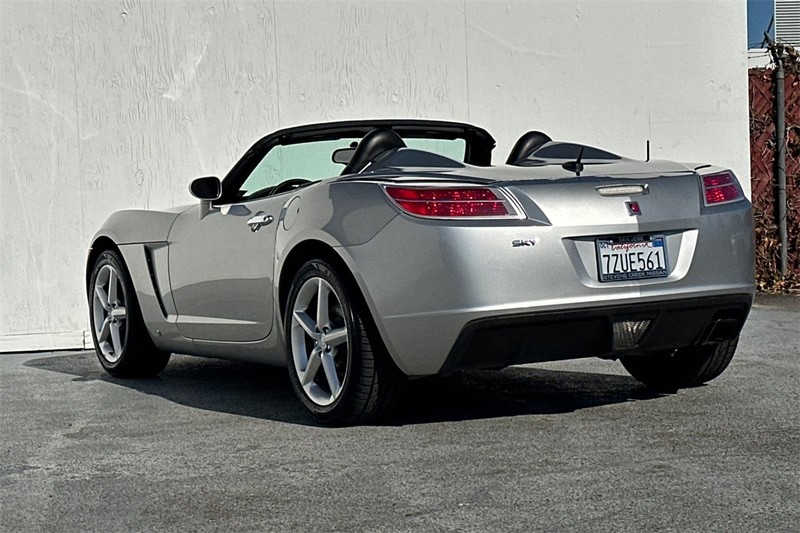 Saturn Sky Vehicle Full-screen Gallery Image 06