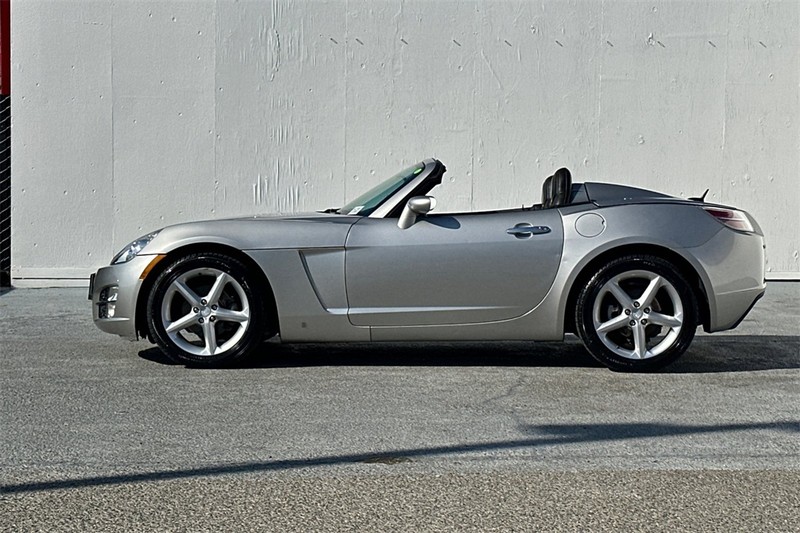 Saturn Sky Vehicle Full-screen Gallery Image 07