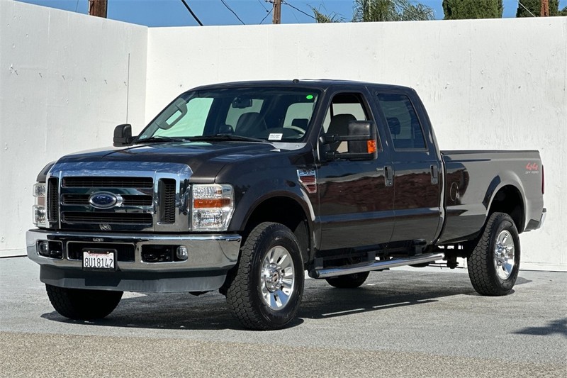 Ford Super Duty F-350 SRW Vehicle Full-screen Gallery Image 08