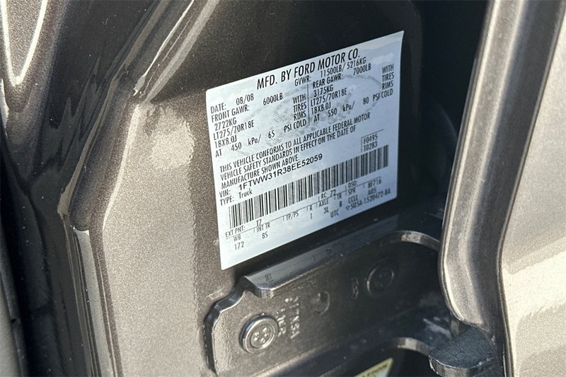 Ford Super Duty F-350 SRW Vehicle Full-screen Gallery Image 25