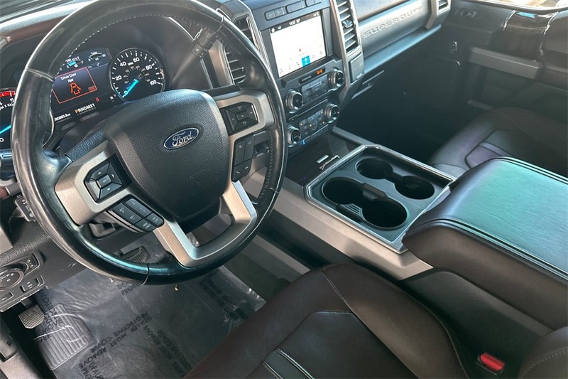 Ford Super Duty F-350 DRW Vehicle Full-screen Gallery Image 10