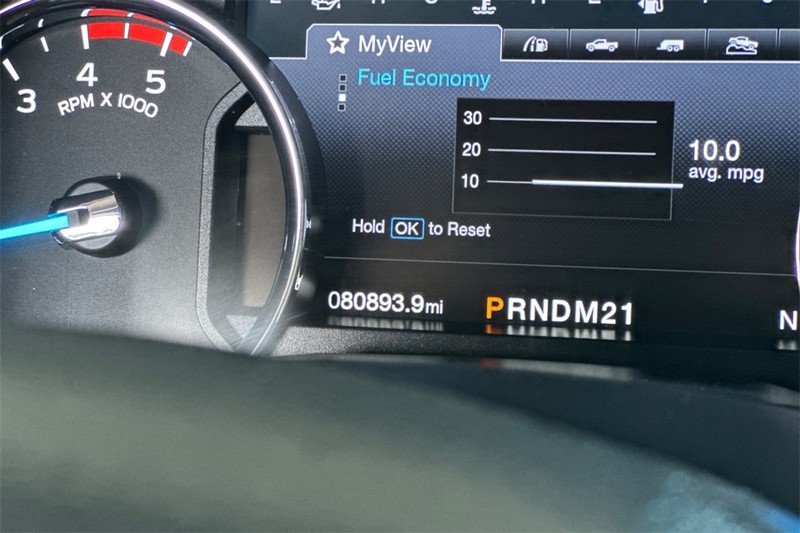 Ford Super Duty F-350 DRW Vehicle Full-screen Gallery Image 25