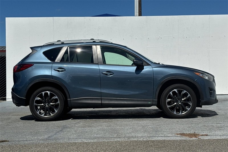 Mazda CX-5 Vehicle Full-screen Gallery Image 03