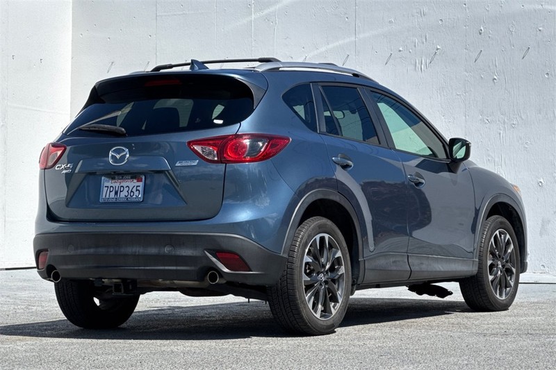 Mazda CX-5 Vehicle Full-screen Gallery Image 04