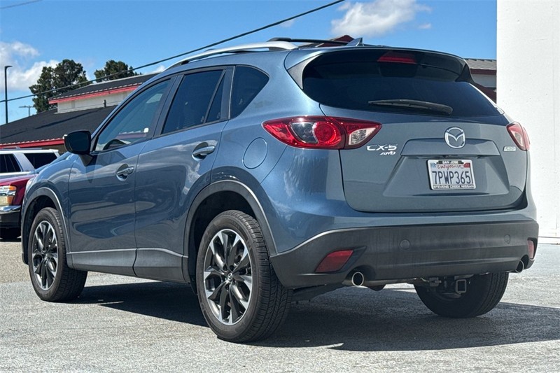 Mazda CX-5 Vehicle Full-screen Gallery Image 06