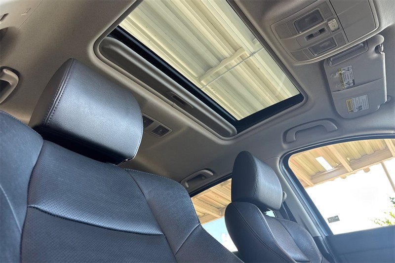 Mazda CX-5 Vehicle Full-screen Gallery Image 16