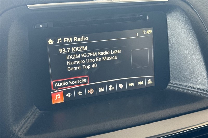 Mazda CX-5 Vehicle Full-screen Gallery Image 17