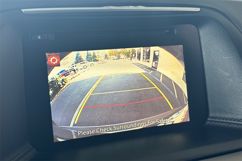 Mazda CX-5 Vehicle Full-screen Gallery Image 18