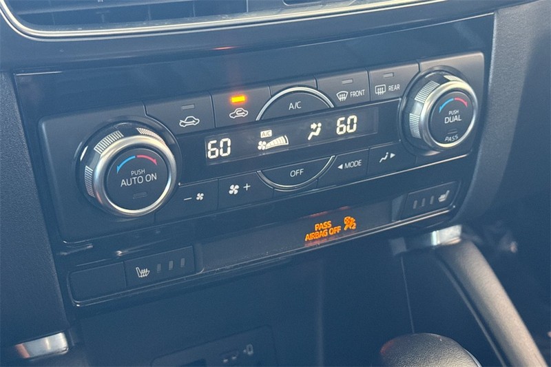 Mazda CX-5 Vehicle Full-screen Gallery Image 19