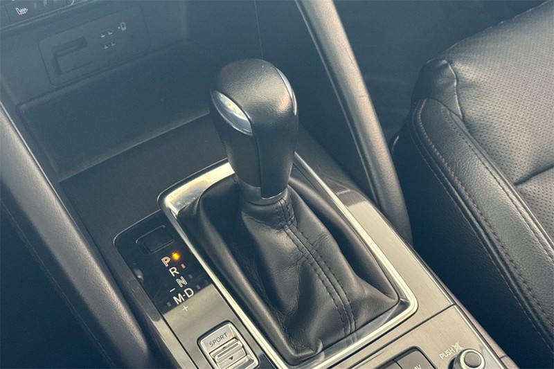 Mazda CX-5 Vehicle Full-screen Gallery Image 20