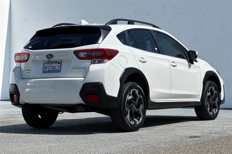 Subaru Crosstrek Vehicle Full-screen Gallery Image 04