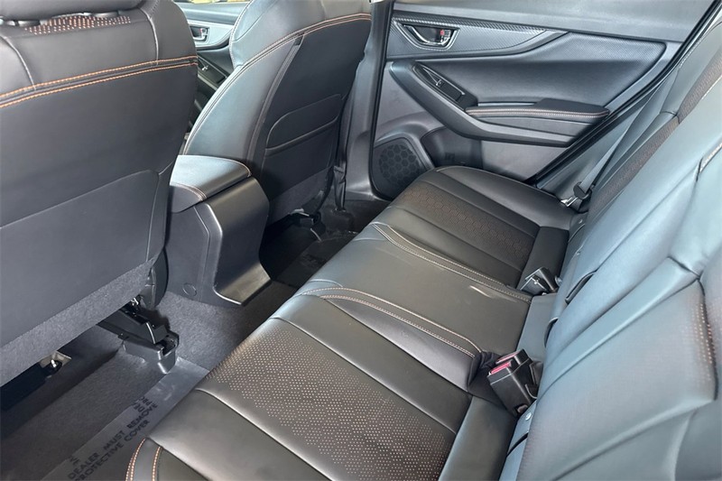 Subaru Crosstrek Vehicle Full-screen Gallery Image 12