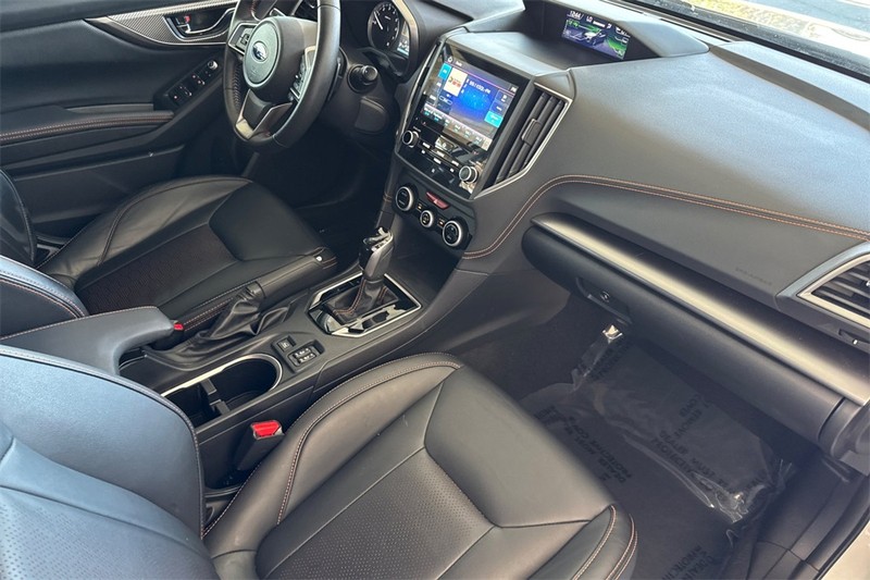 Subaru Crosstrek Vehicle Full-screen Gallery Image 15