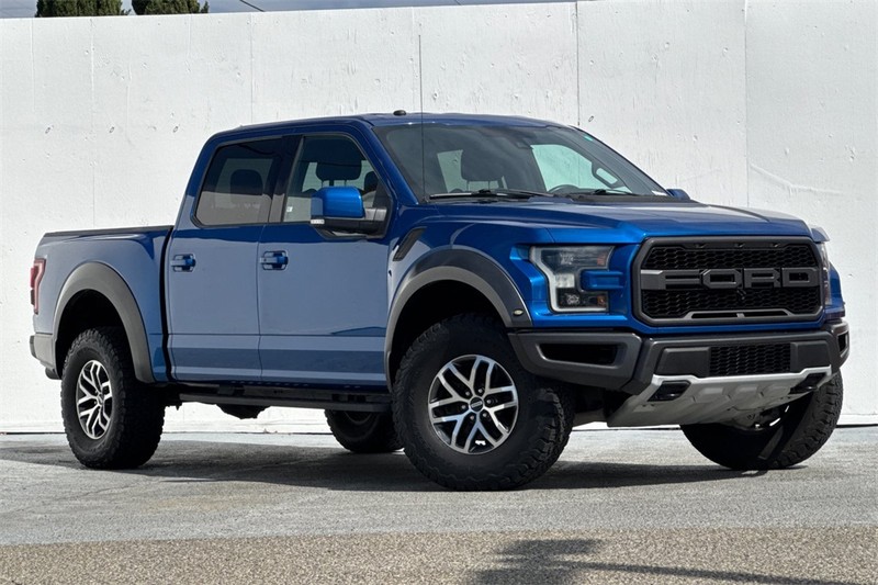 Ford F-150 Vehicle Full-screen Gallery Image 02