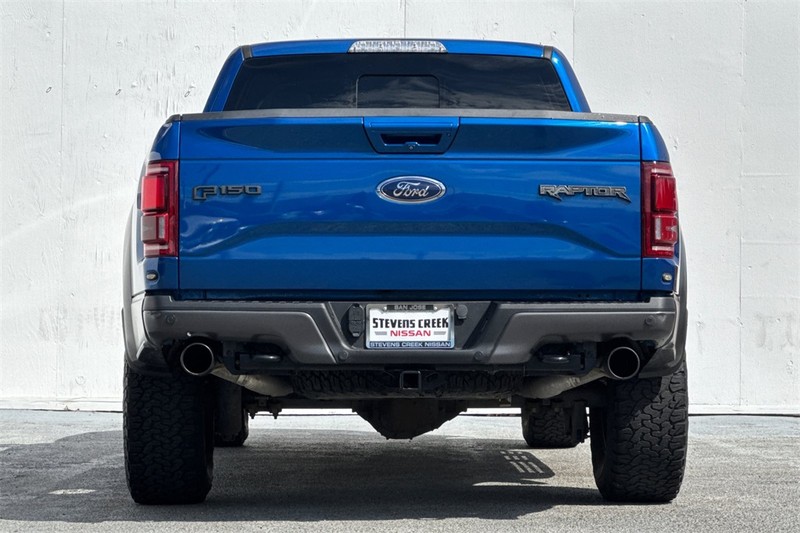 Ford F-150 Vehicle Full-screen Gallery Image 05