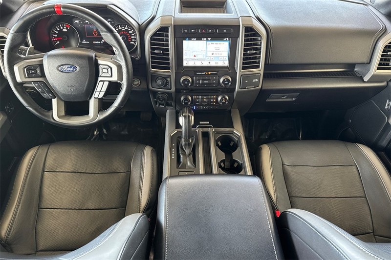 Ford F-150 Vehicle Full-screen Gallery Image 13