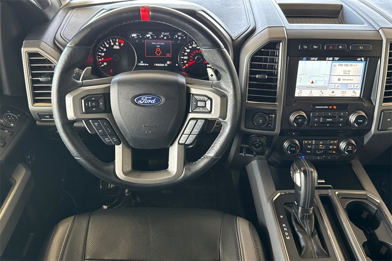 Ford F-150 Vehicle Full-screen Gallery Image 14