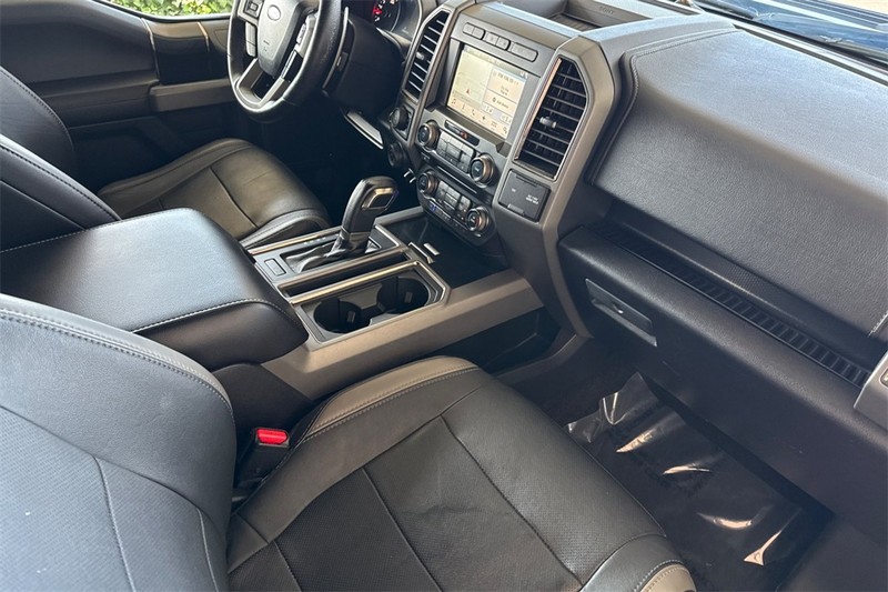 Ford F-150 Vehicle Full-screen Gallery Image 15