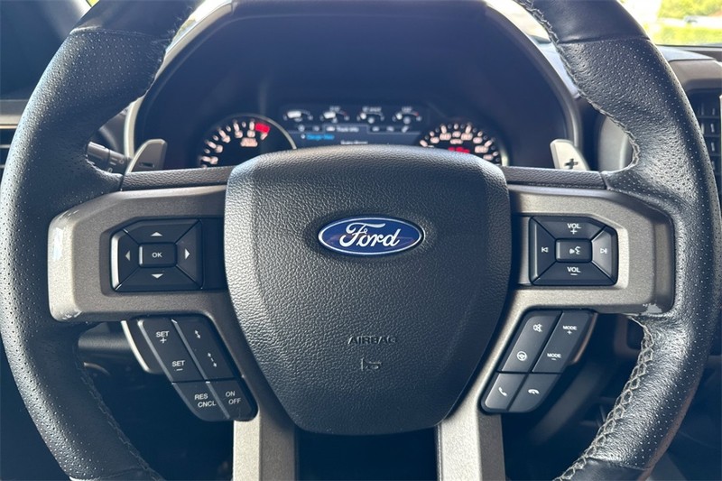 Ford F-150 Vehicle Full-screen Gallery Image 23