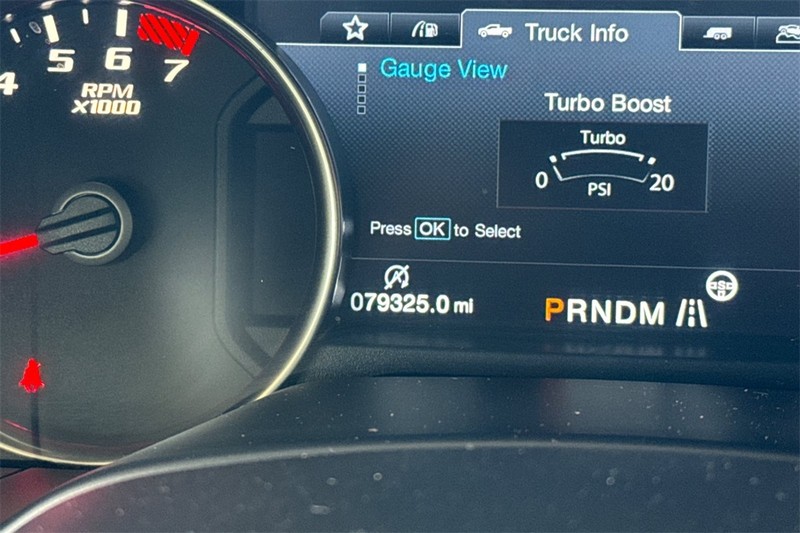 Ford F-150 Vehicle Full-screen Gallery Image 25