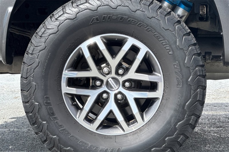 Ford F-150 Vehicle Full-screen Gallery Image 26