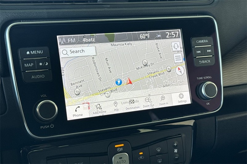 Nissan LEAF Vehicle Full-screen Gallery Image 18