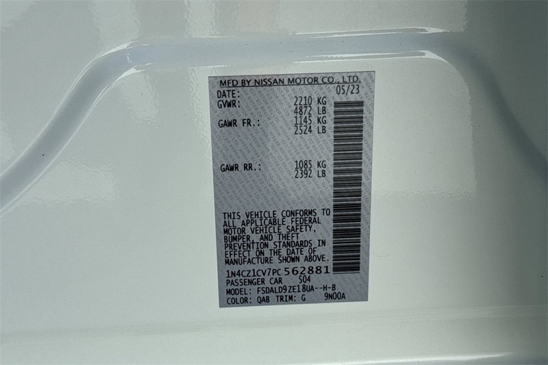 Nissan LEAF Vehicle Full-screen Gallery Image 28