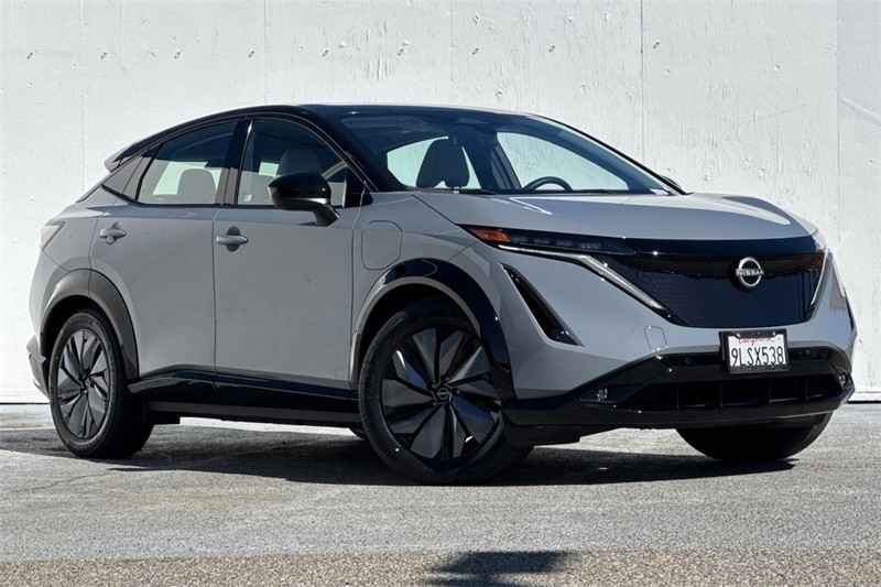 Nissan ARIYA Vehicle Full-screen Gallery Image 02