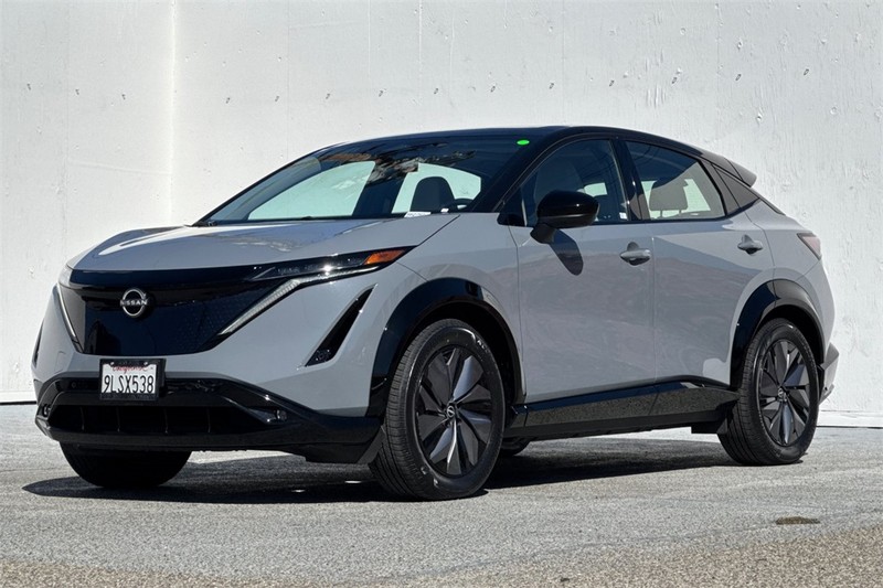 Nissan ARIYA Vehicle Full-screen Gallery Image 08